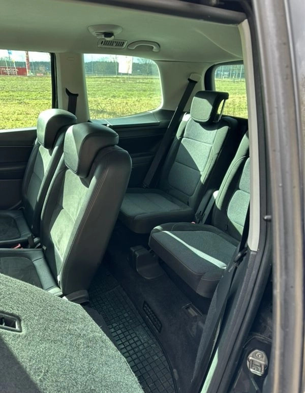 Volkswagen Sharan cena 46999 przebieg: 300936, rok produkcji 2013 z Chojnice małe 277